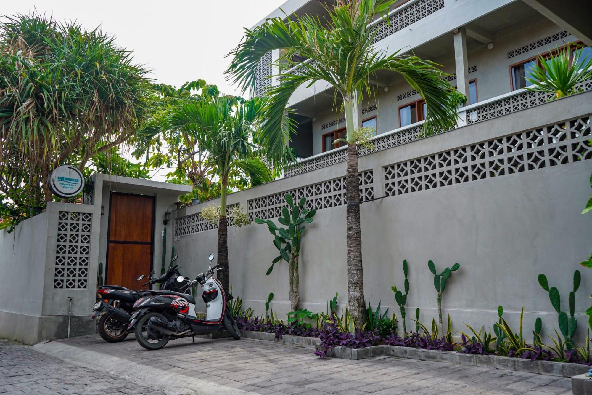 The Breeze Stay And Surf Canggu Exterior foto