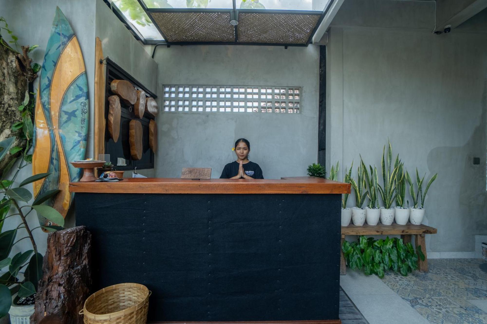 The Breeze Stay And Surf Canggu Exterior foto